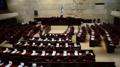 صورة الكنيست الإسرائيلي يصوت بالقراءة التمهيدية على حل نفسه