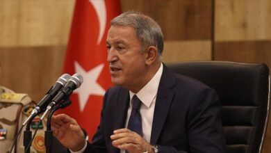 صورة وزير الدفاع التركي: جنودنا في ليبيا لحماية حقوق ومصالح الليبيين