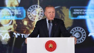 صورة أردوغان يعلن إطلاق القمر الصناعي “توركسات 5 بي” خلال 2021