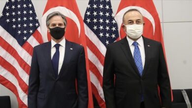 صورة تشاووش أوغلو وبلينكن يبحثان آخر التطورات بأفغانستان