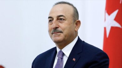 صورة تشاووش أوغلو يصل بغداد للمشاركة في قمة دول الجوار ‏