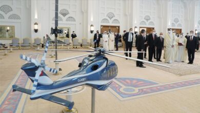 صورة “توساش” التركية تطلع أردوغان والشيخ تميم على مشاريعها للطائرات
