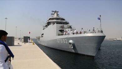 صورة سفينة تدريب عسكرية صنعت في تركيا تصل إلى قطر