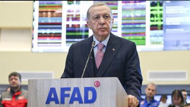 صورة الرئيس أردوغان يتفقد ولاية قهرمان مرعش مركز الزلزال